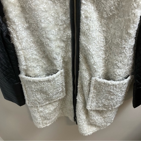Vince Camuto Shearling Faux Leather Jacket in Cream and Black Medium - Picture 4 of 12